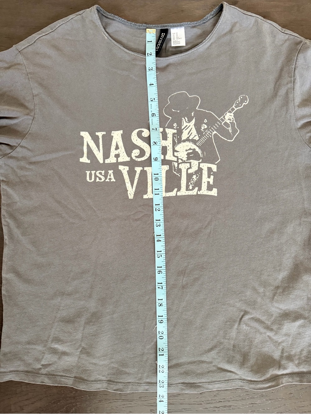Set of three Nashville or Country Concert fashion t-shirts size S/M - Picture 8 of 10